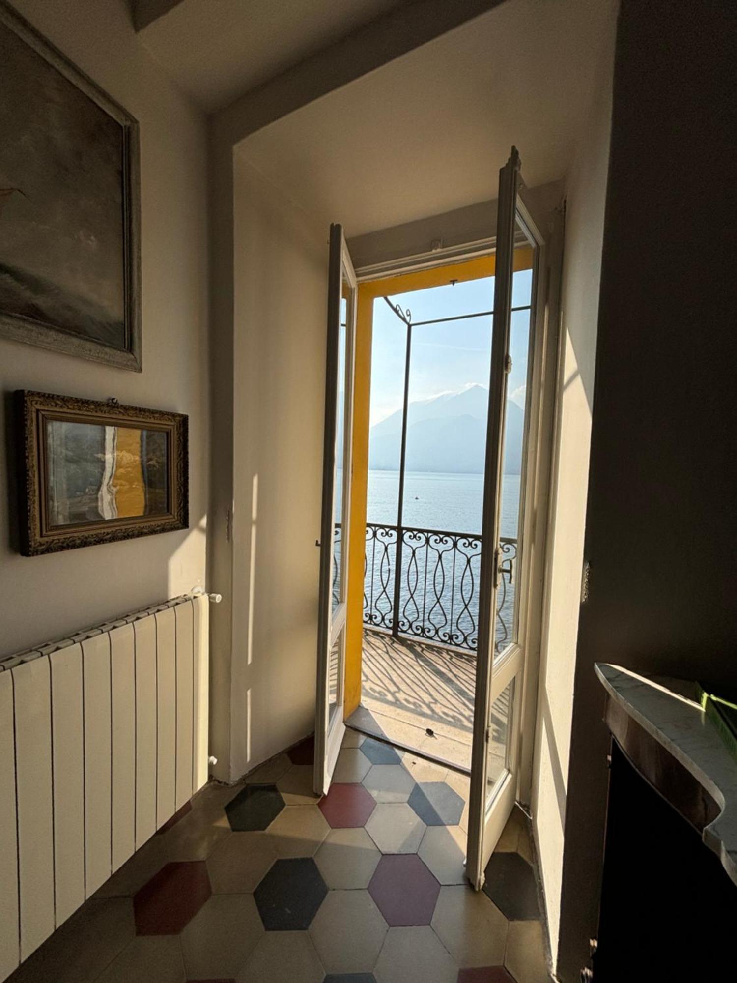 Varenna Caffe Apartment Buitenkant foto